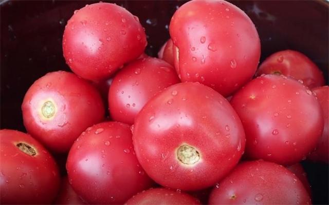 西红柿酱的家庭制作，如何自制番茄酱（1次买10斤西红柿制作）