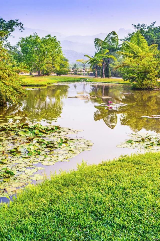 七八月份最适合旅游的地方，7-8月最适合旅游的地方（探索天地间的五光十色）