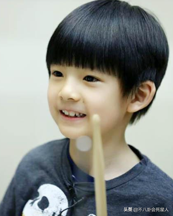 妈妈是超人第一季，姨母心是个什么意思（《妈妈是超人》9位萌娃现状）