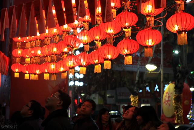 元旦和新年是一个意思吗 各有什么传统习俗，元旦和新年是一个意思吗（清朝冷知识——细说清代的岁时节日风俗）