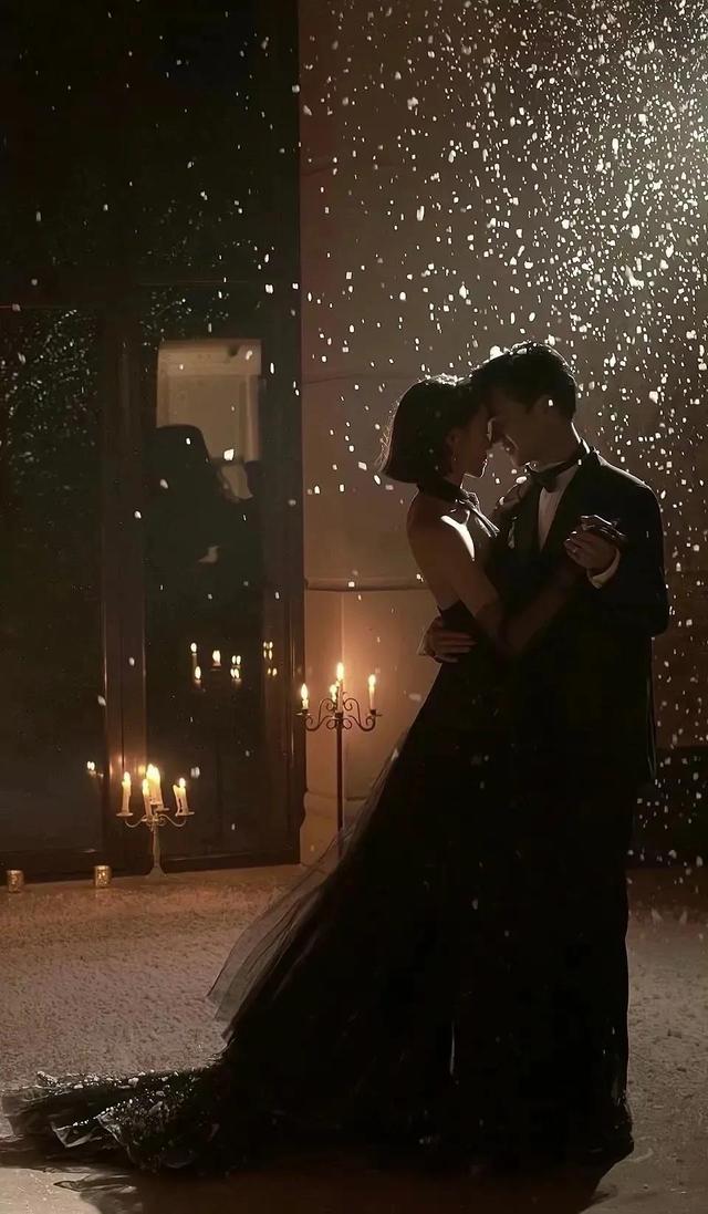 情侣壁纸(另一张主页找图片),情侣壁纸ins高级质感(身边一直是你图片)