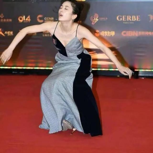 忍冬艳蔷薇演员表，忍冬艳蔷薇演员表小韩冲（赵韩樱子：清纯演员变网红）