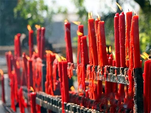 烧一根香和三根香的区别，烧一根香和三根香的区别图片（为何一定要烧三根香）