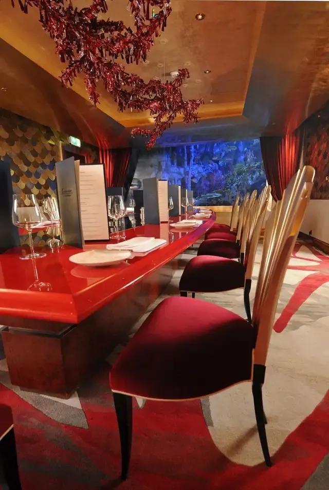 迪拜帆船酒店简介，迪拜帆船酒店介绍（80张高清图带你走进迪拜七星级帆船酒店）