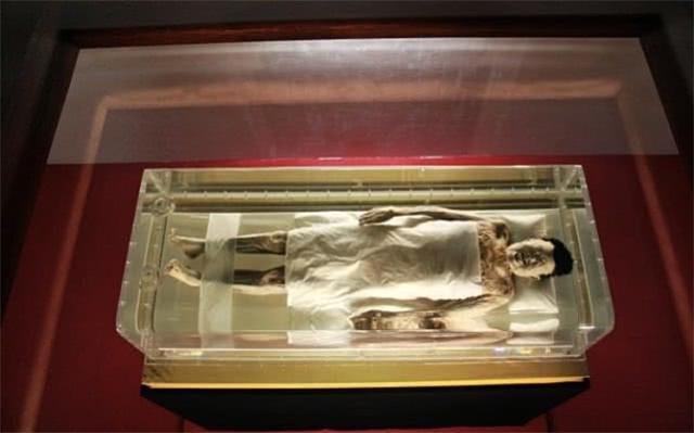 汉朝距今多少年，汉朝多少年（江苏出土千年古墓）