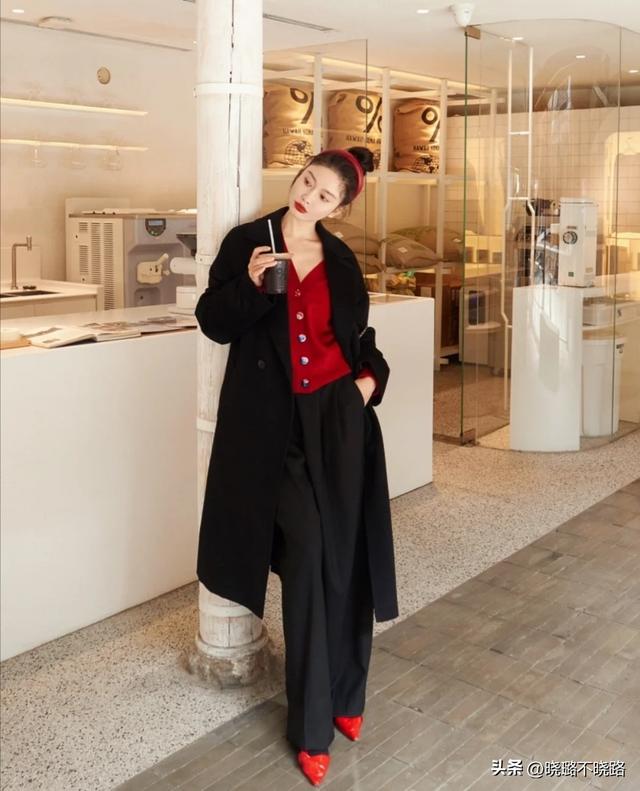 2022年秋冬服装流行趋势，2022年秋冬服装流行趋势图（2022秋冬流行色在这）