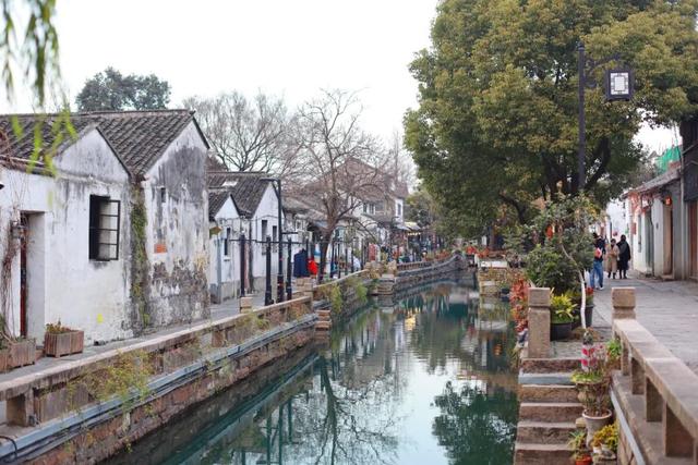 苏州旅游景点大全，苏州好玩的旅游景点（江南古镇、特色街区、绚丽之夜都在这）