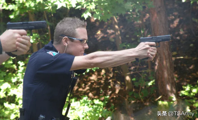 美国枪支标准，盘点美国军、警、特的10大制式手枪