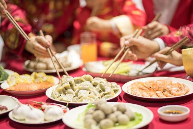 鱼那个部位的肉好吃，鱼身上最好吃的肉在哪（年夜饭上要吃鱼）