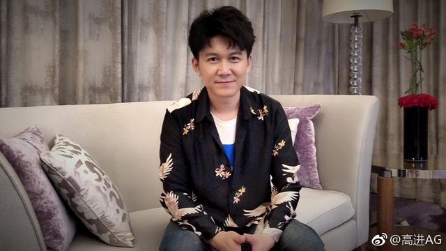 乌龙闯情关主题曲，抖音最火100首歌曲（歌红人不红的9位歌手）