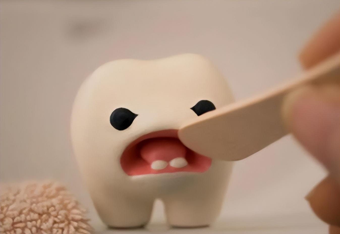 出牙期宝宝睡觉不安稳会持续多久，出牙期频繁夜醒会持续多久（进入“出牙期”的宝宝）