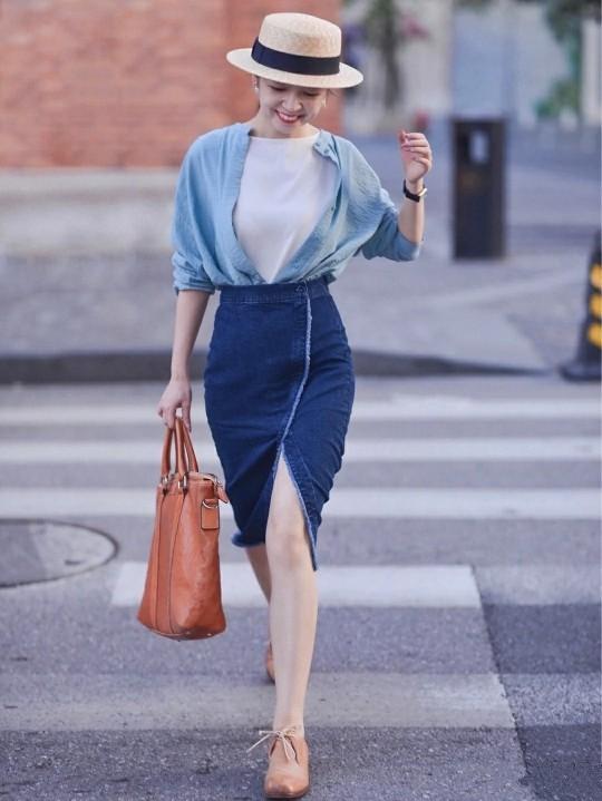 浅蓝色显黑吗，浅蓝色显黑吗图片（夏天穿鞋尽量避开这3个“颜色”）