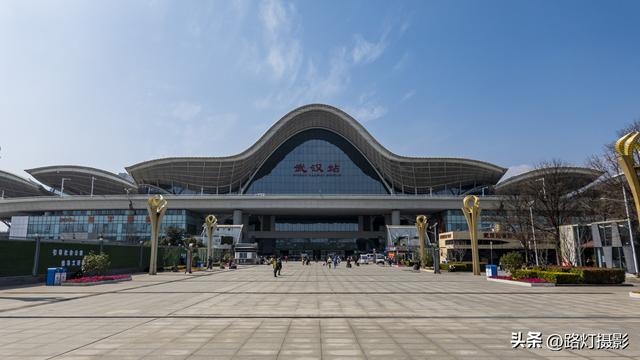 中国最适宜居住的城市排行是怎样的，中国十大最适宜居住的城市排行榜（中国地理位置最优越的5座城市）
