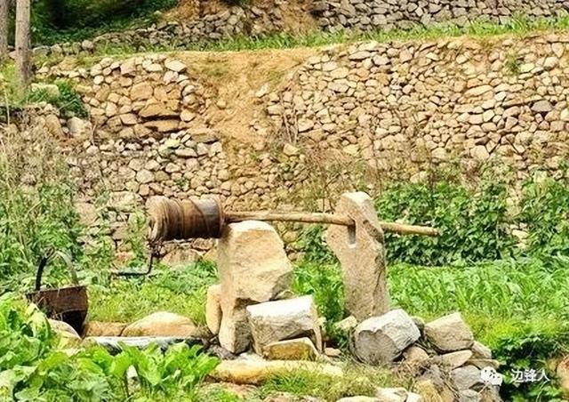 辘轳是什么意思，辘轳怎么读（中国古代第一台起重机）