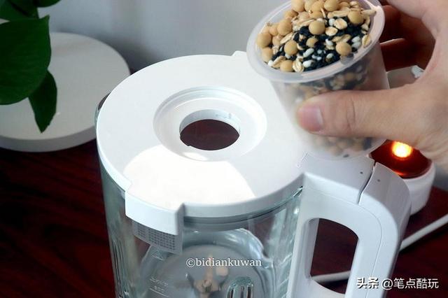 小米破壁机怎么使用，小米破壁机怎么使用教程（米家智能小破壁料理机体验）