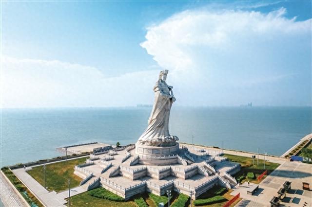 生态城“空中旅游巴士”试航成功