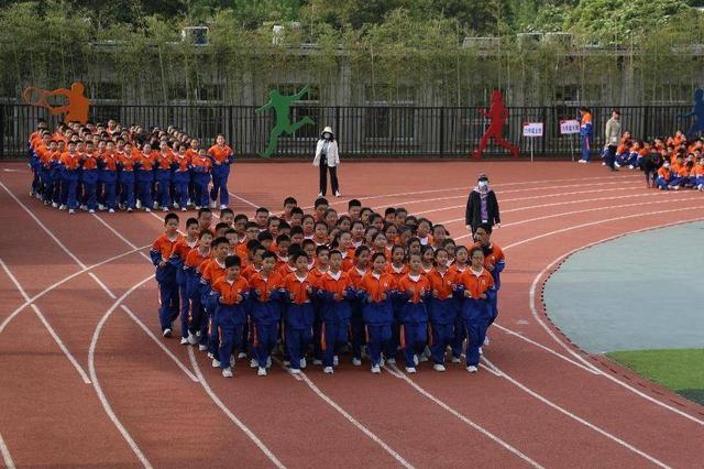 中学生广播体操舞动青春，第三套中学生广播体操《舞动青春》的做法（展现风貌—濮阳市第十中学“舞动青春”广播操比赛）