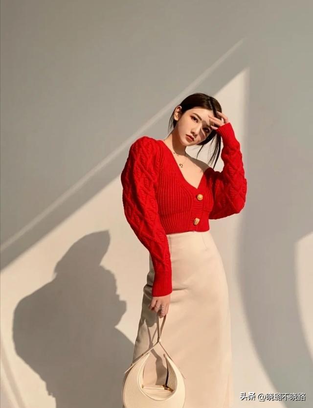 2022年秋冬服装流行趋势，2022年秋冬服装流行趋势图（2022秋冬流行色在这）