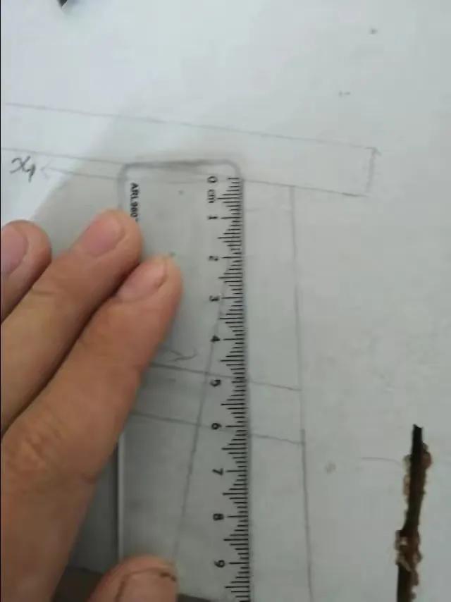 凳子有哪几种，凳子是什么样的（传统四脚八叉板凳角度确定）