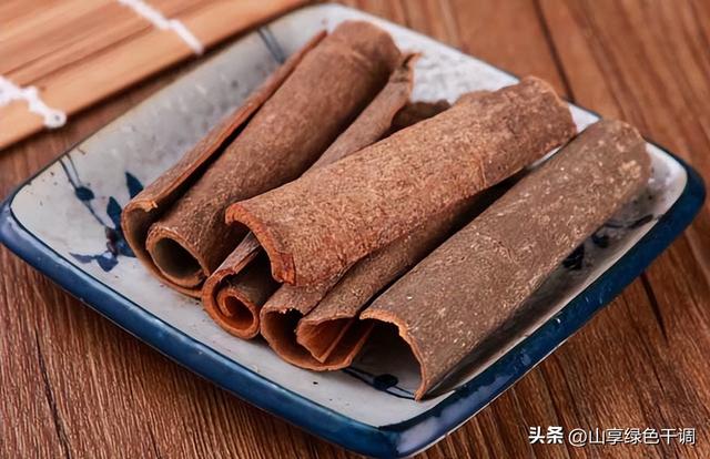 肉桂与桂皮的区别，桂皮和肉桂的区别是什么（桂皮和肉桂不是一种东西）
