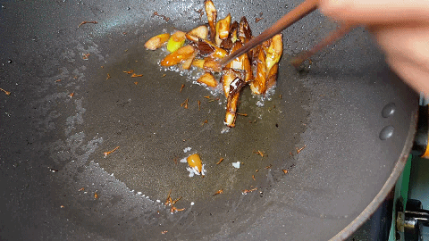 煮花生怎么煮好吃，水煮花生家常做法（加黄瓜丁和胡萝卜）