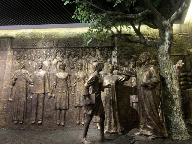 西南联大刚毅坚卓，西南联大唯一开办的分校