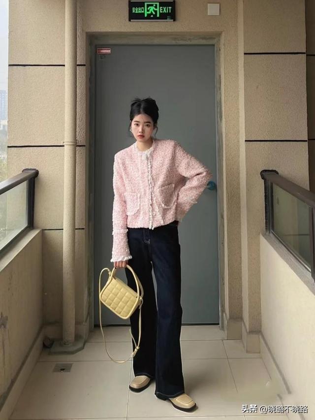 宽松直筒裤搭配什么上衣，宽松直筒裤搭配什么上衣好看（“小香风+直筒裤”）