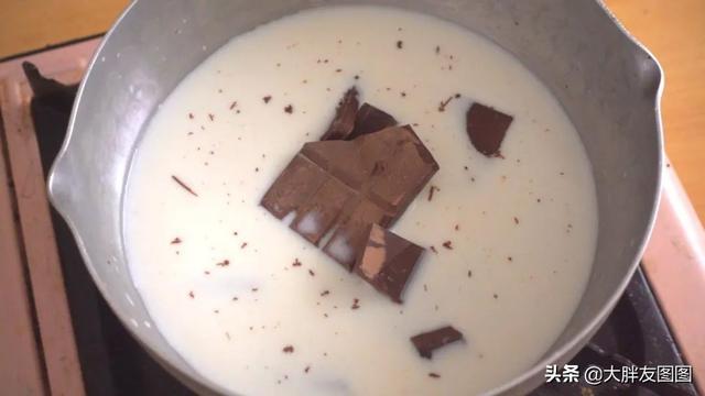 巧克力慕斯的做法，巧克力慕斯的做法文字（纵享丝滑生巧慕斯）
