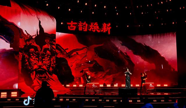 抖音怎么上传音乐，抖音怎么上传本地音乐（龚琳娜：在直播间教民歌）