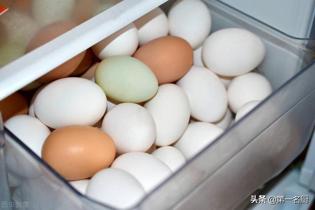 鸡蛋放冰箱好还是常温好，鸡蛋放冰箱2个月还能吃吗（很多人不懂装懂，看完别乱放了）