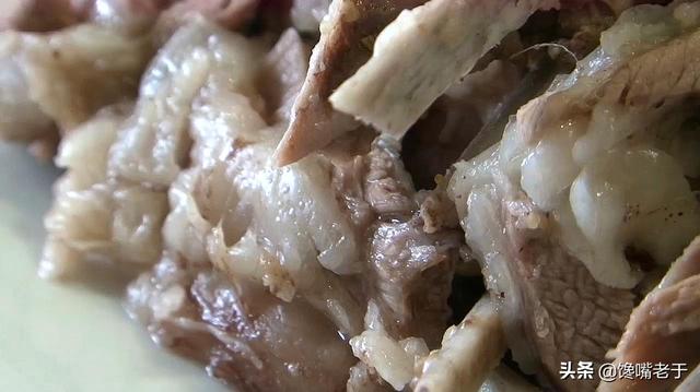 羊蹄子怎么做好吃，酱羊蹄的做法 最正宗的做法（西北人喝酒必上的5个“硬菜”）