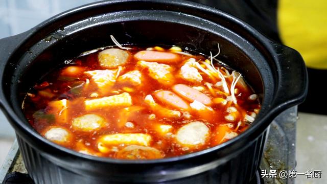 东北砂锅炖豆腐，天冷不懂吃砂锅可惜了