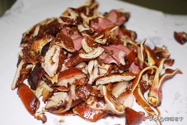 羊蹄子怎么做好吃，酱羊蹄的做法 最正宗的做法（西北人喝酒必上的5个“硬菜”）