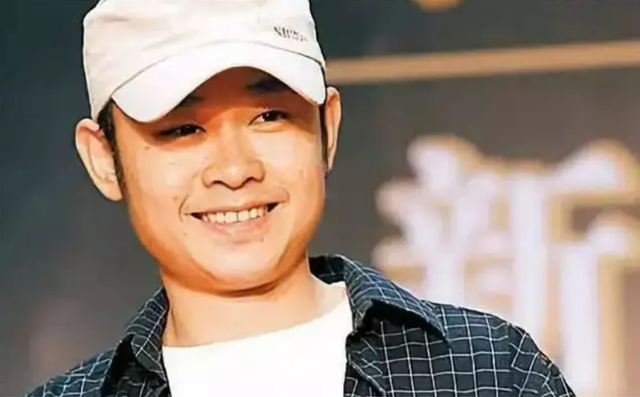 刀郎是秃头吗，刀郎是不是死了（他的粉丝不是巨星就是巨鳄）