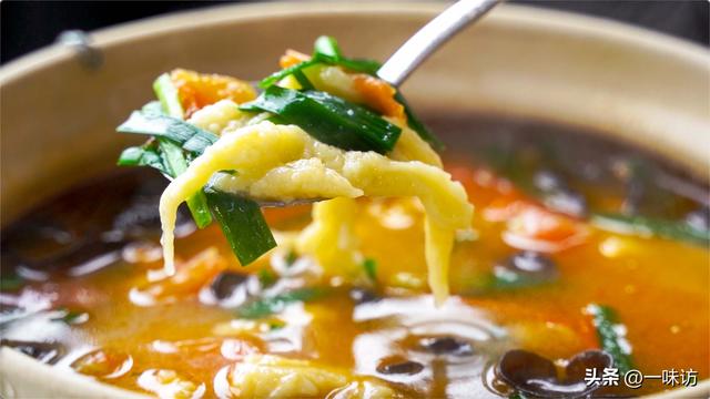 面片汤的家常做法，家常面片汤的食谱（非常适合当早餐和晚餐吃）