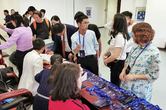 现在做什么行业最赚钱最稳，现在做什么生意有潜力（毕业生公认的“最赚钱”5大职业）