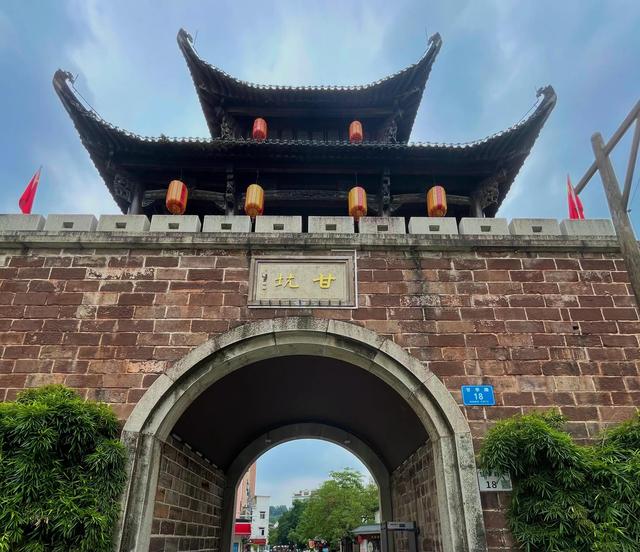 深圳甘坑客家小镇，深圳游玩甘坑客家小镇半日游攻略（客家文化特色小镇“甘坑古镇”）