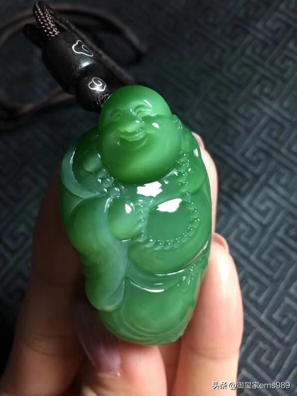 碧玉是什么玉，碧玉是什么玉价格怎样（碧玉和青玉哪个好）