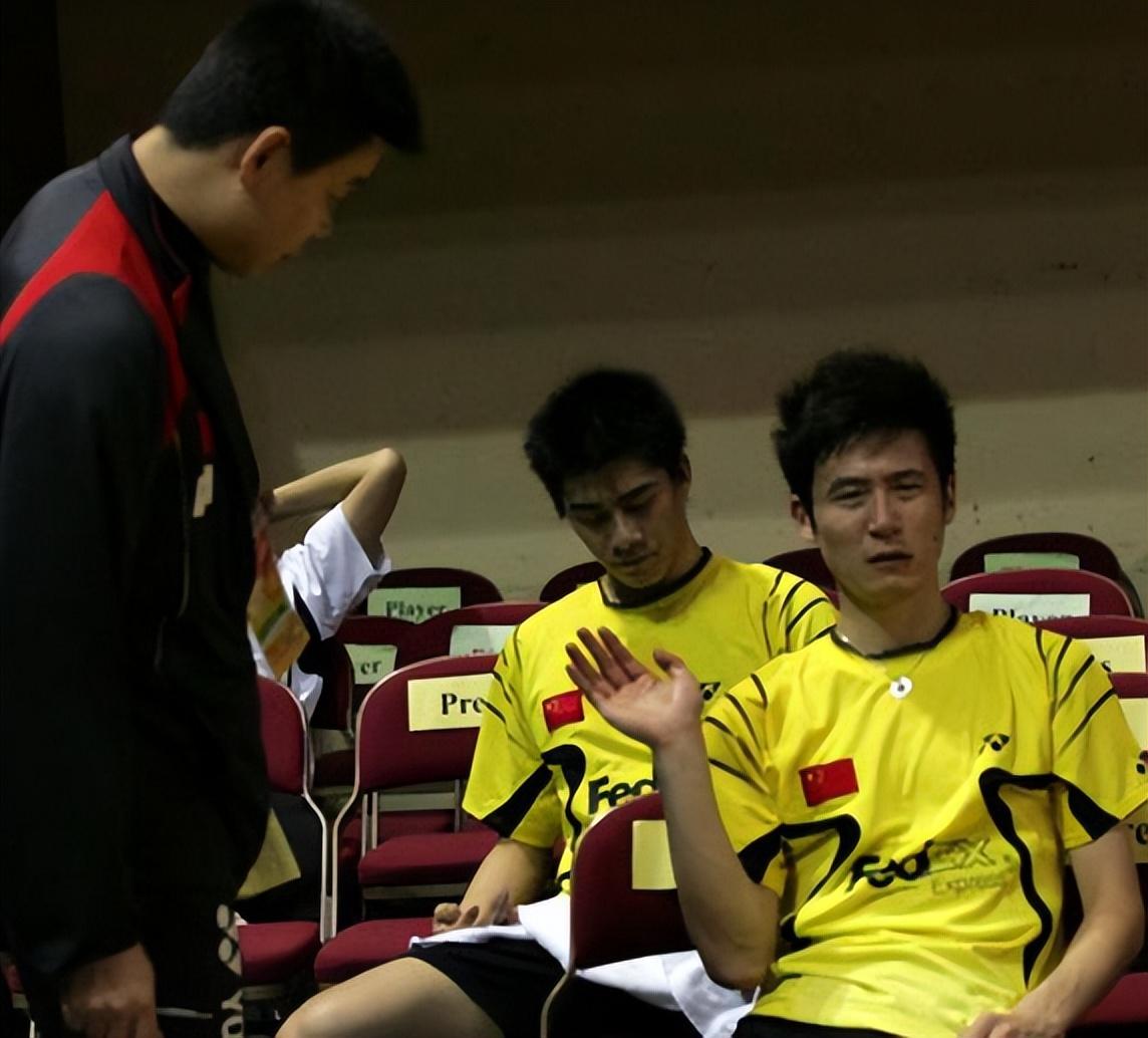 傅海峰除了球技出众,还有一张神似郭富城的容貌,因此有很多迷妹都磕他