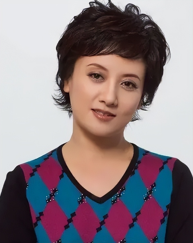 张国立的婚姻史，张国立与罗秀春离婚34年