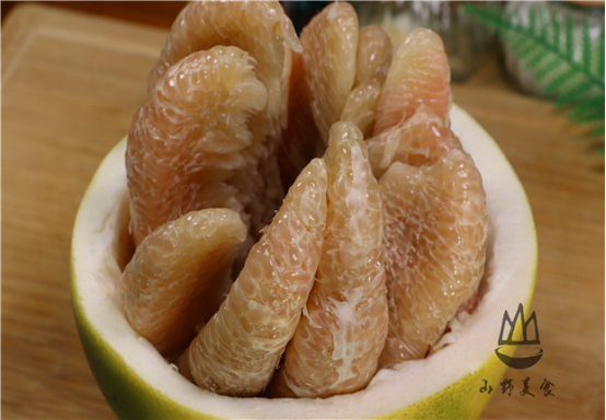 剥柚子的两种办法，用“牙签”就能把柚子剥干净