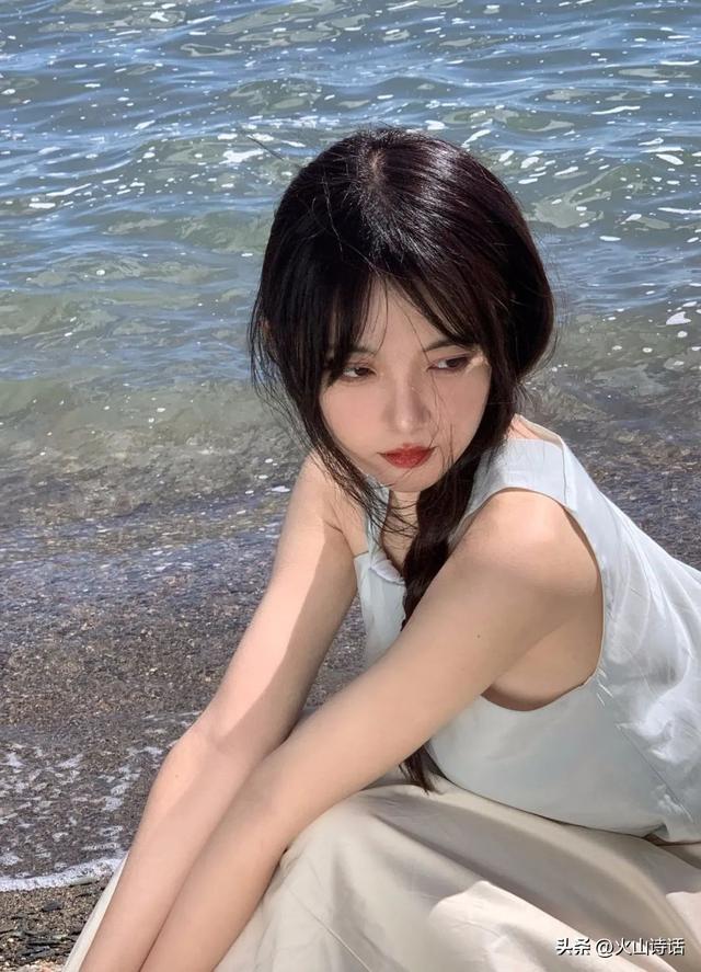 学院风裙子这么搭配秒变校园女神，学院风格裙子（还记得你的初恋吗）