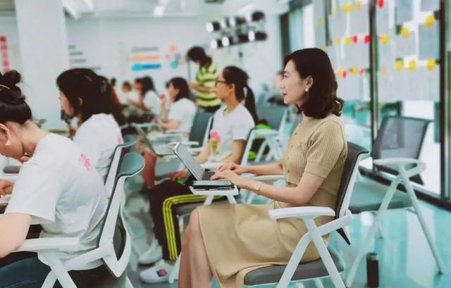 转瞬即逝的意思，有一种灵感，来了千万别放过它（时光匆匆转瞬即逝的意思）