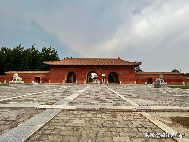 东陵是谁的陵墓，清东陵有多少个陵墓（雍正为何要新建清西陵）