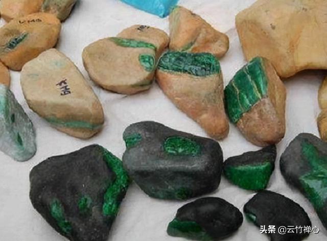 翡翠原石作假，那些“造假”很逼真的翡翠原石