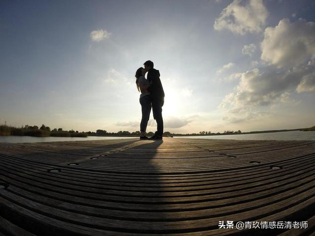 占有欲强什么意思，对朋友占有欲强什么意思（极强的占有欲并不是爱情）