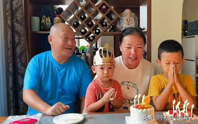 中国民谣歌手有谁，中国民谣歌手有哪些（这20位90年代内地男歌手）