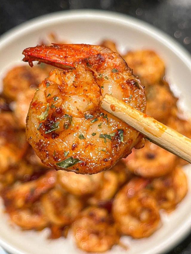 蒜香虾仁，蒜蓉虾仁的做法（这3种做法上手简单味道鲜美）