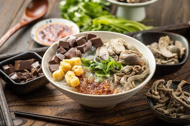 南京有名的十大美食特产有哪些，南京最好吃的特产是什么（你所不知道的南京特色美食小吃）