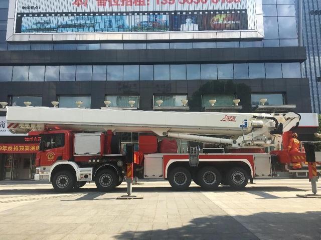 登高平台消防车，云梯消防车主要用于什么（我国花2400万元从芬兰进口一辆值吗）
